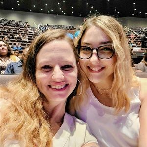 Meet your Posher, Becca